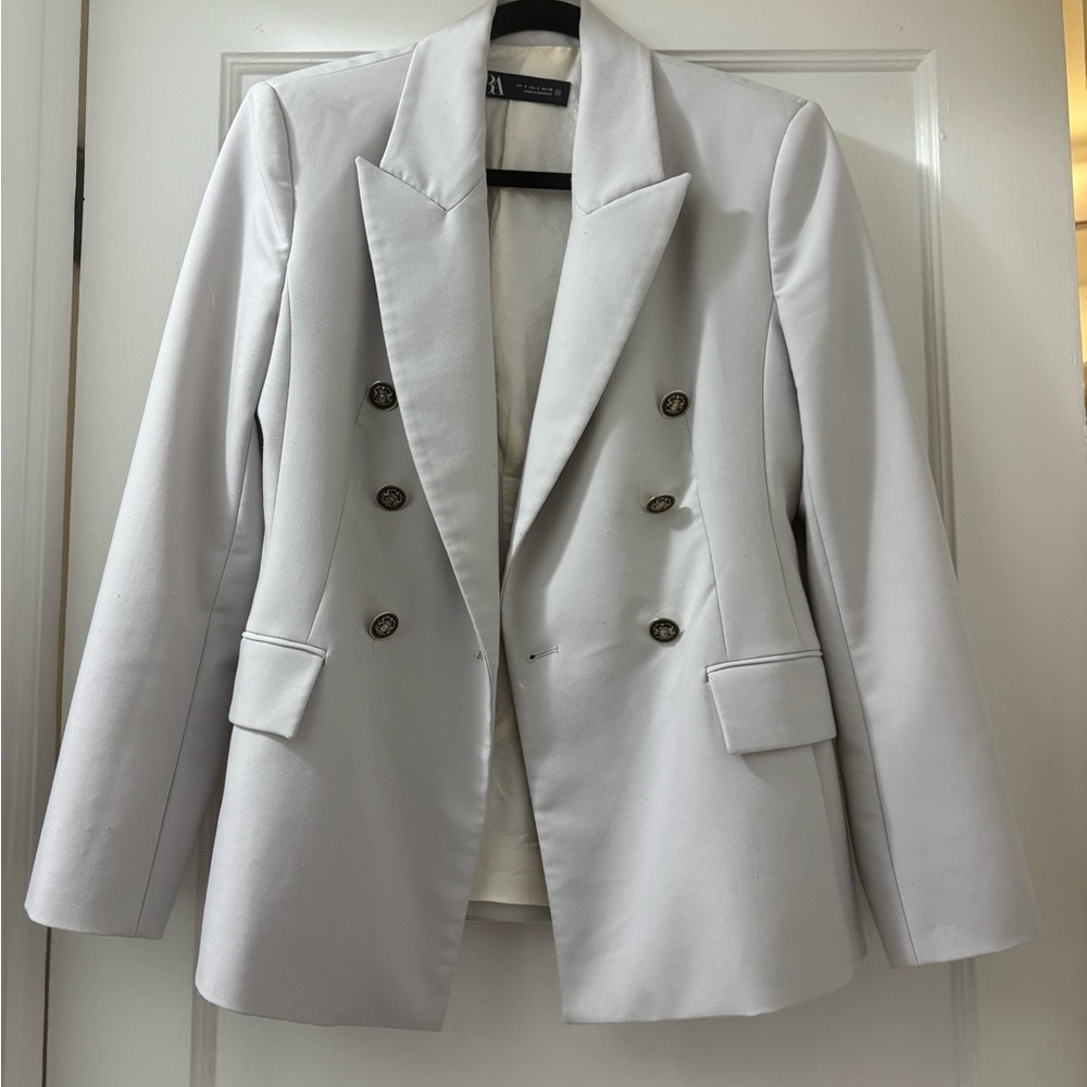 Elegant Light Gray Double-Breasted Blazer